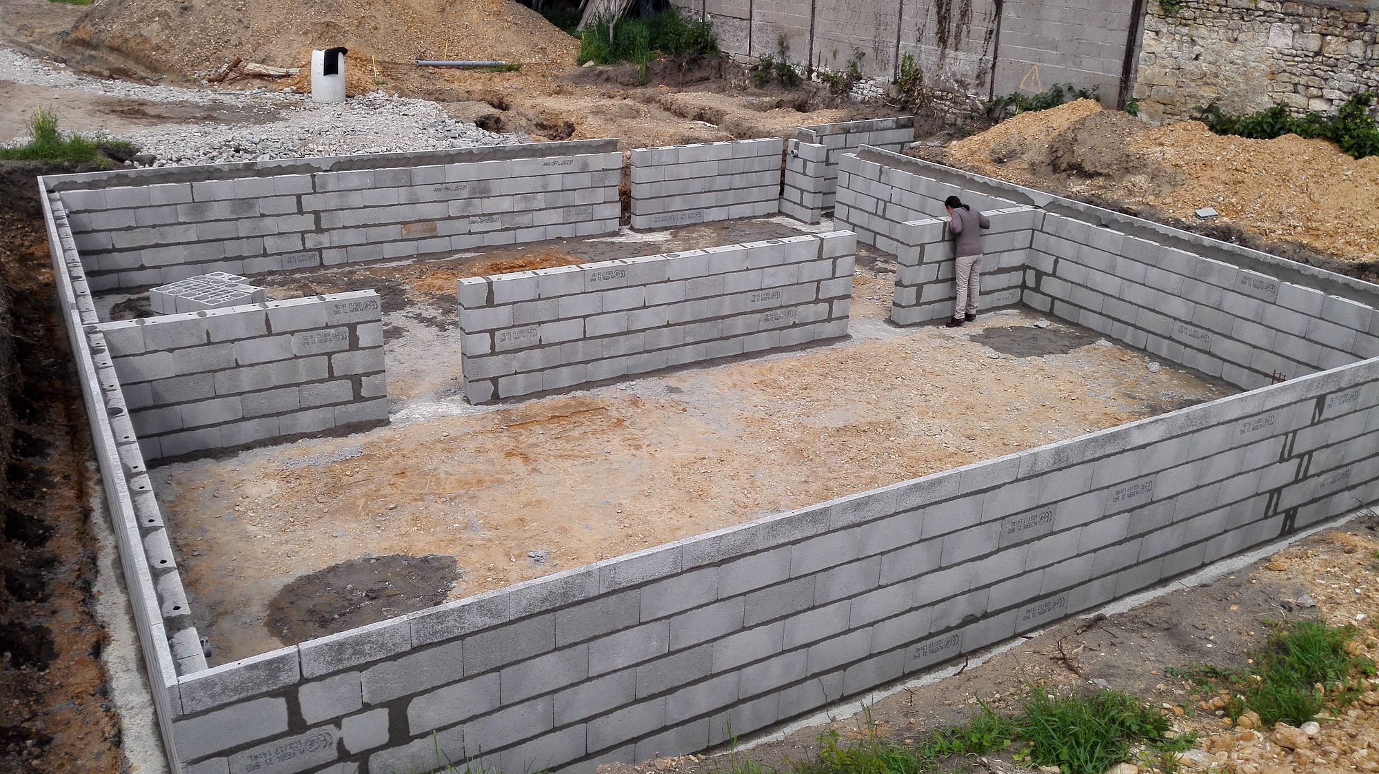 mur-soubassement-maison_image09_w2000 mur soubassement maison image09 w2000